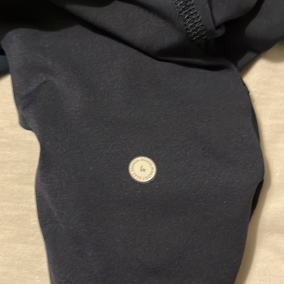 Navy Lululemon Hottie Hot Skort Size 4 - Picture 3 of 3